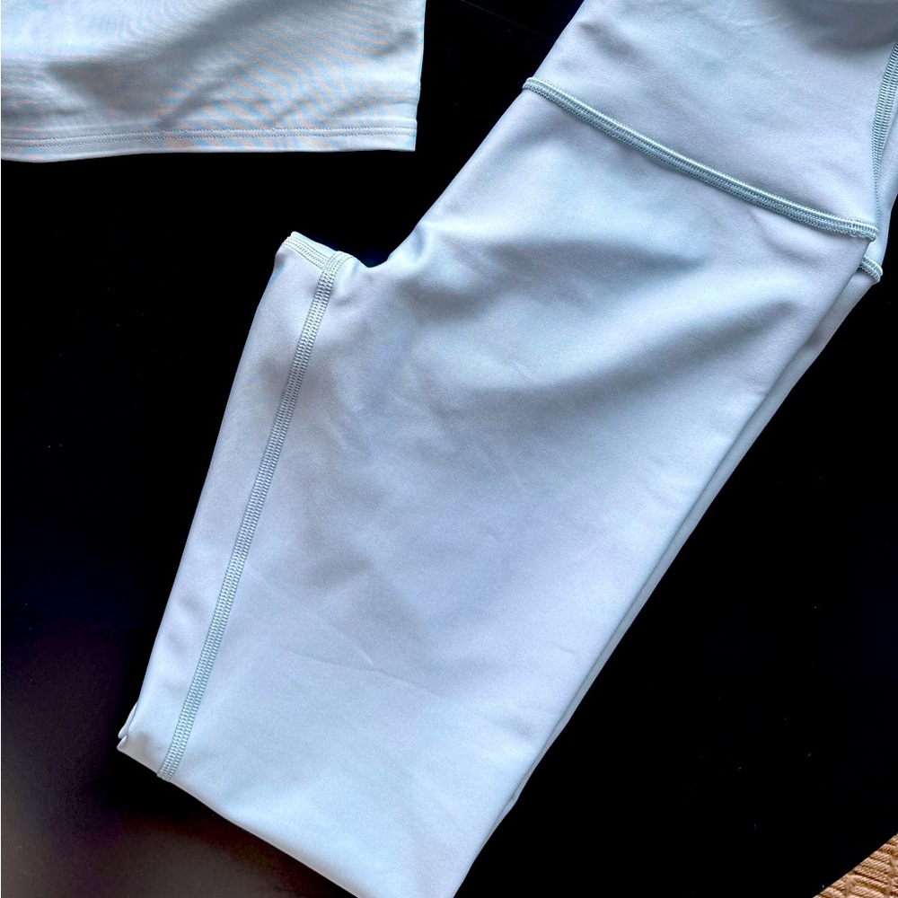 ALO Yoga Light Blue Leggings - Full Length